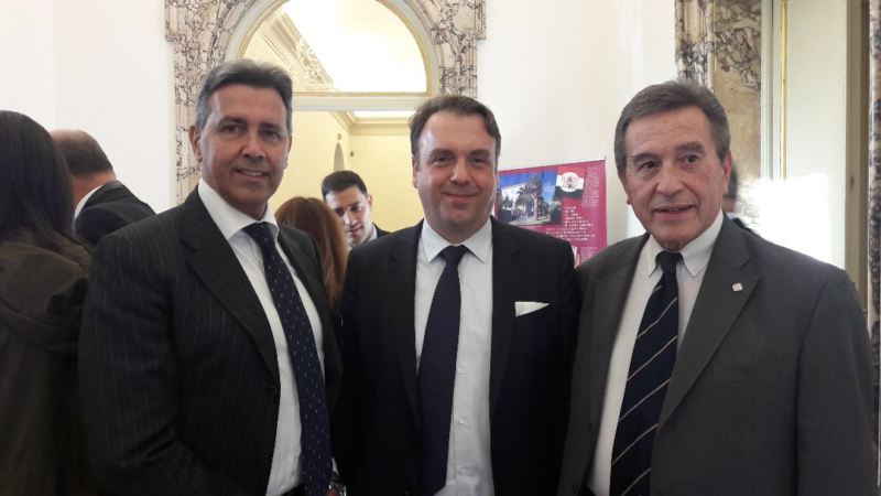 Nell'immagine, da sinistra: Giacomo Gargano, Presidente Federmanager Roma e Unione Regionale, Dirigenti Industria Lazio; Ádám Zoltán Kovács, ambasciatore d'Ungheria in Italia; Claudio Andronico, Consigliere Federmanager Roma e Coordinatore del Gruppo di Lavoro "Italia, Mitteleuropa e Balcani"