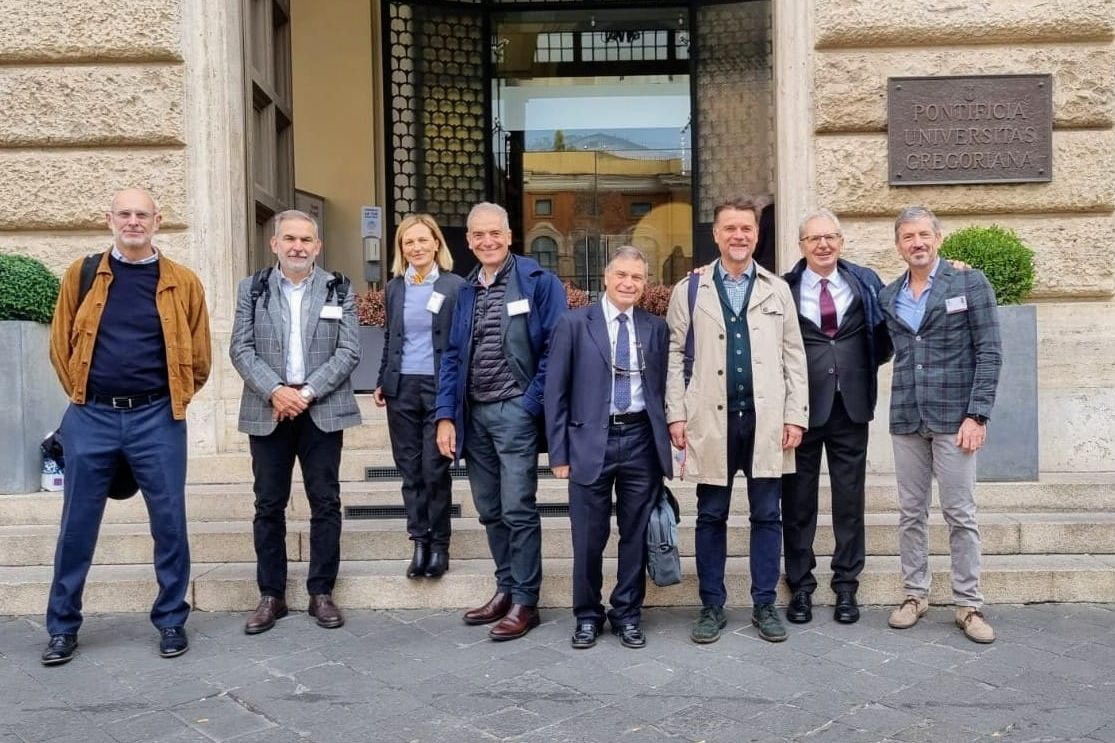 
Formazione alla teoria e pratica della leadership 
